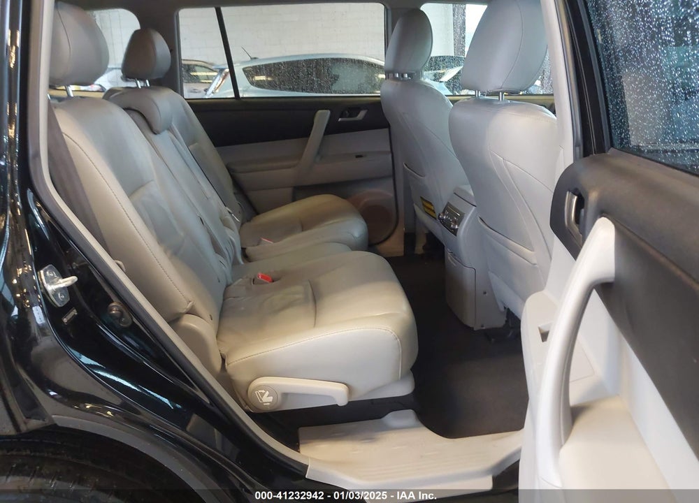 2013 TOYOTA HIGHLANDER BASE PLUS VIN: 5TDZA3EH7DS043340