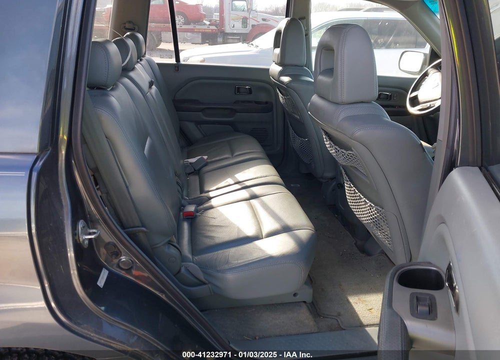 2005 HONDA PILOT EX-L VIN: 5FNYF18565B004439