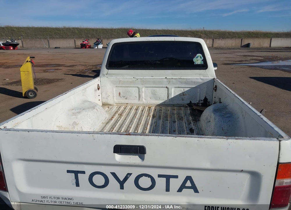 1989 TOYOTA PICKUP 1/2 TON SHT WHEELBASE DLX VIN: JT4RN81P8K0030319