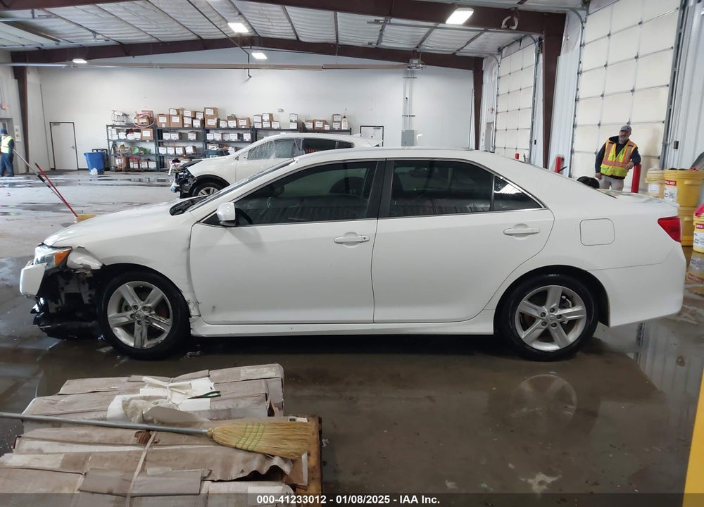 2014 TOYOTA CAMRY SE VIN: 4T1BF1FKXEU792935