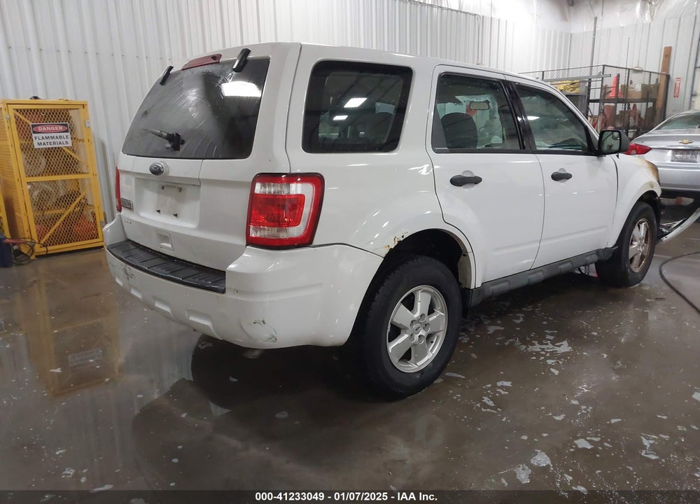 2010 FORD ESCAPE XLS VIN: 1FMCU0C78AKB03517