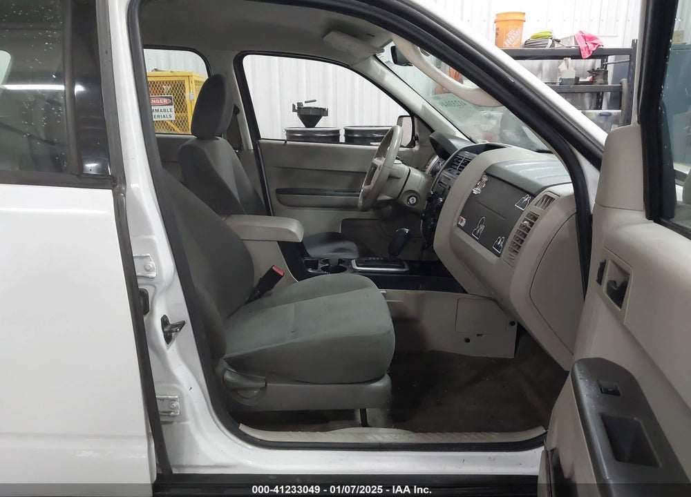 2010 FORD ESCAPE XLS VIN: 1FMCU0C78AKB03517