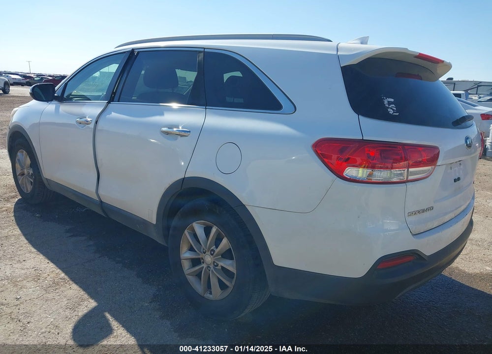 2016 KIA SORENTO 3.3L LX VIN: 5XYPG4A55GG009602