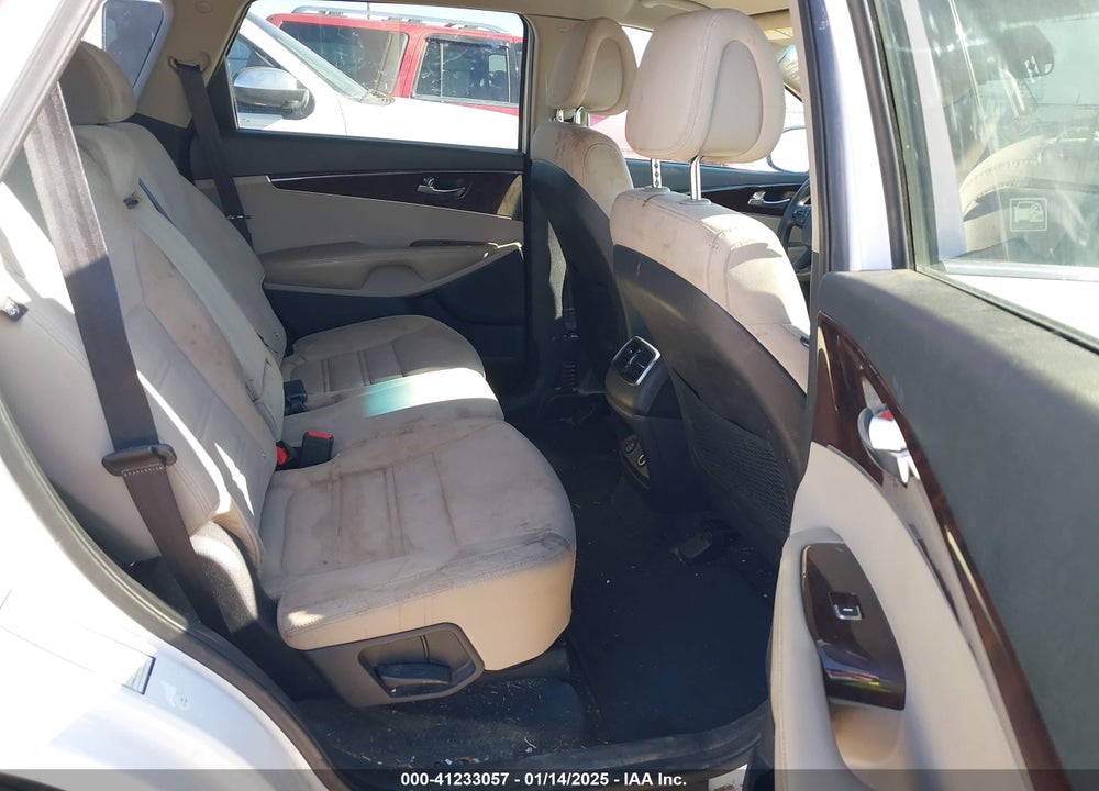 2016 KIA SORENTO 3.3L LX VIN: 5XYPG4A55GG009602