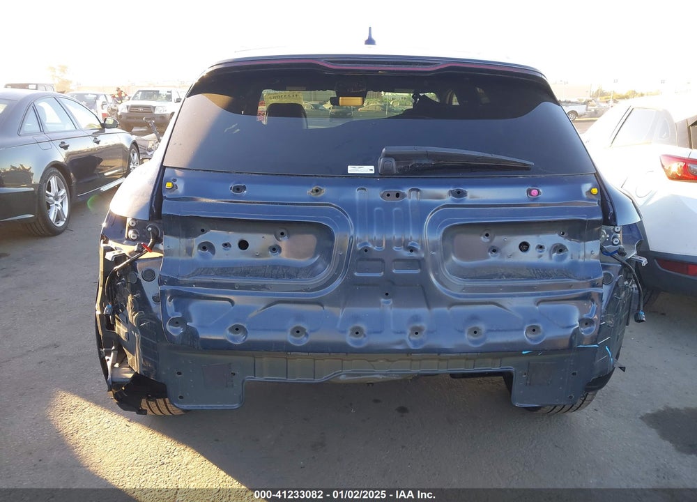 2025 GENESIS GV70 2.5T AWD VIN: 5NMMADTB0SH025857