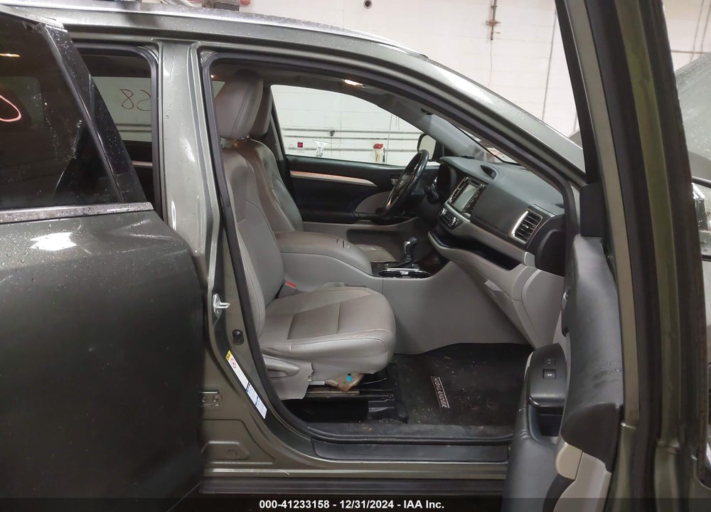 2015 TOYOTA HIGHLANDER XLE V6 VIN: 5TDJKRFH1FS126003