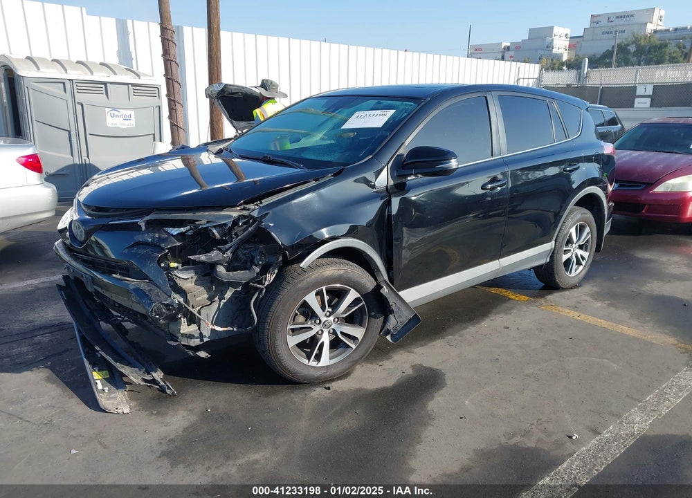 2018 TOYOTA RAV4 XLE VIN: 2T3WFREV4JW434176
