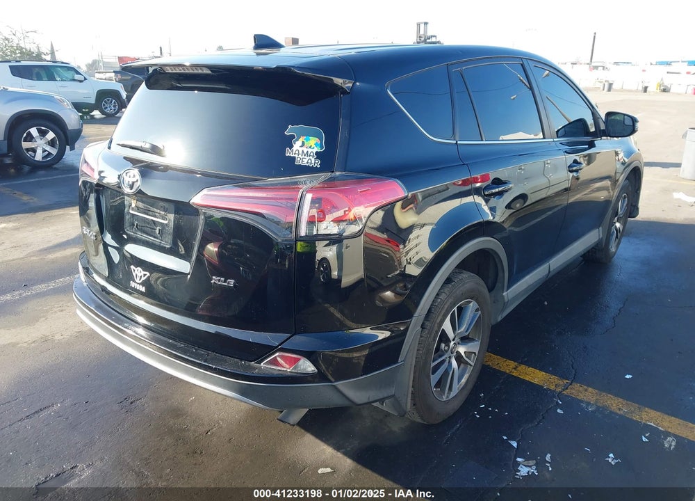 2018 TOYOTA RAV4 XLE VIN: 2T3WFREV4JW434176