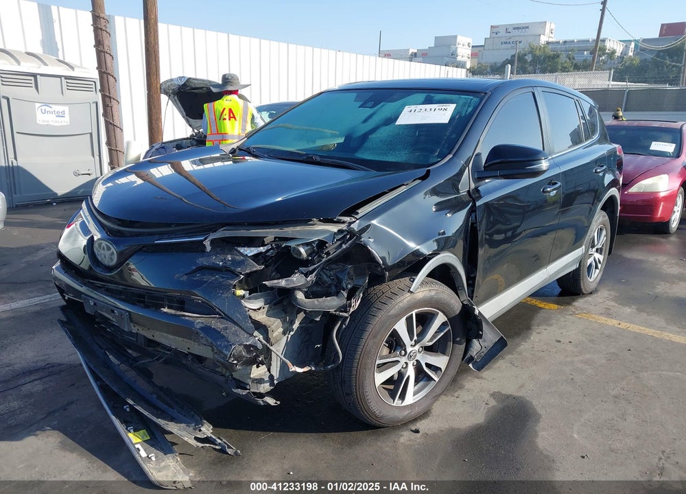 2018 TOYOTA RAV4 XLE VIN: 2T3WFREV4JW434176
