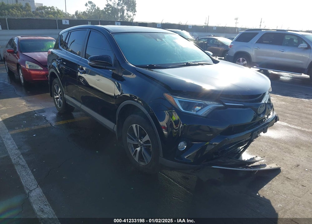 2018 TOYOTA RAV4 XLE VIN: 2T3WFREV4JW434176