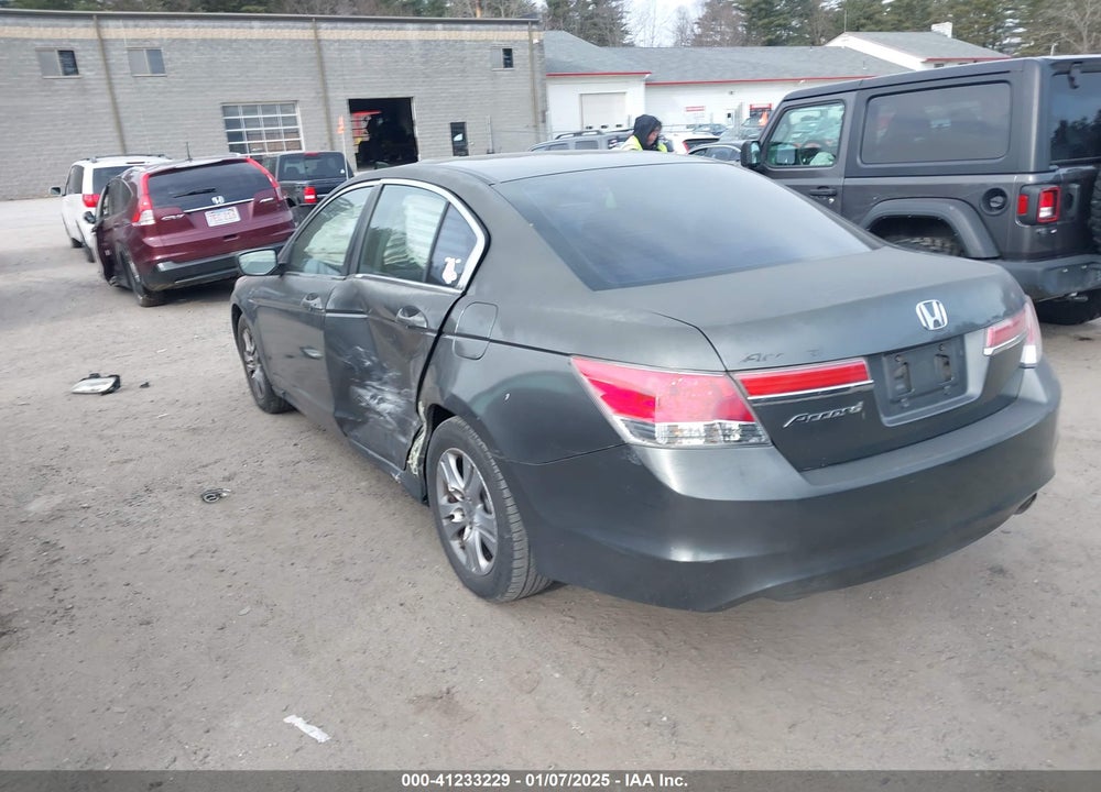 2011 HONDA ACCORD 2.4 LX-P VIN: 1HGCP2F43BA050369