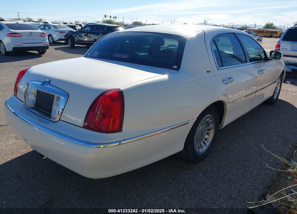 2001 LINCOLN TOWN CAR CARTIER VIN: 1LNHM83W11Y661668