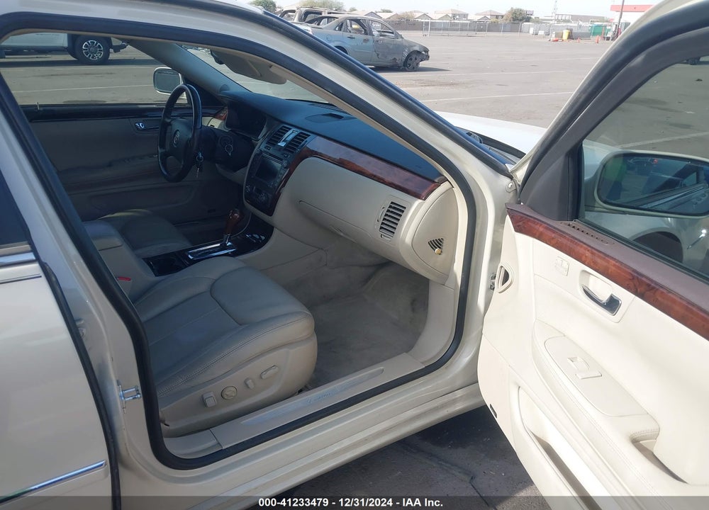2011 CADILLAC DTS PREMIUM COLLECTION VIN: 1G6KH5E65BU131774