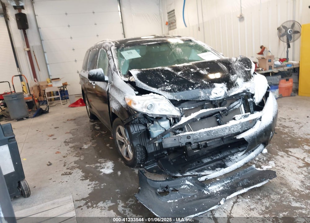 2015 TOYOTA SIENNA LE 8 PASSENGER VIN: 5TDKK3DC3FS559167