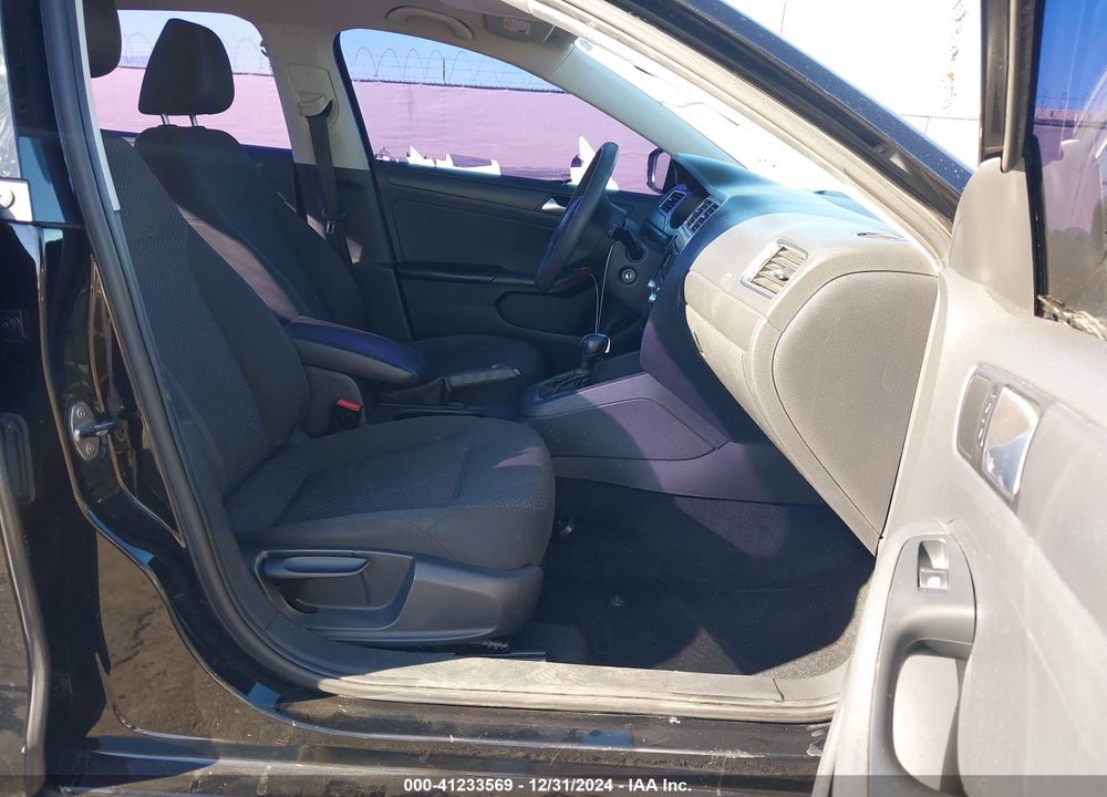 2013 VOLKSWAGEN JETTA 2.0L S VIN: 3VW2K7AJ6DM275889