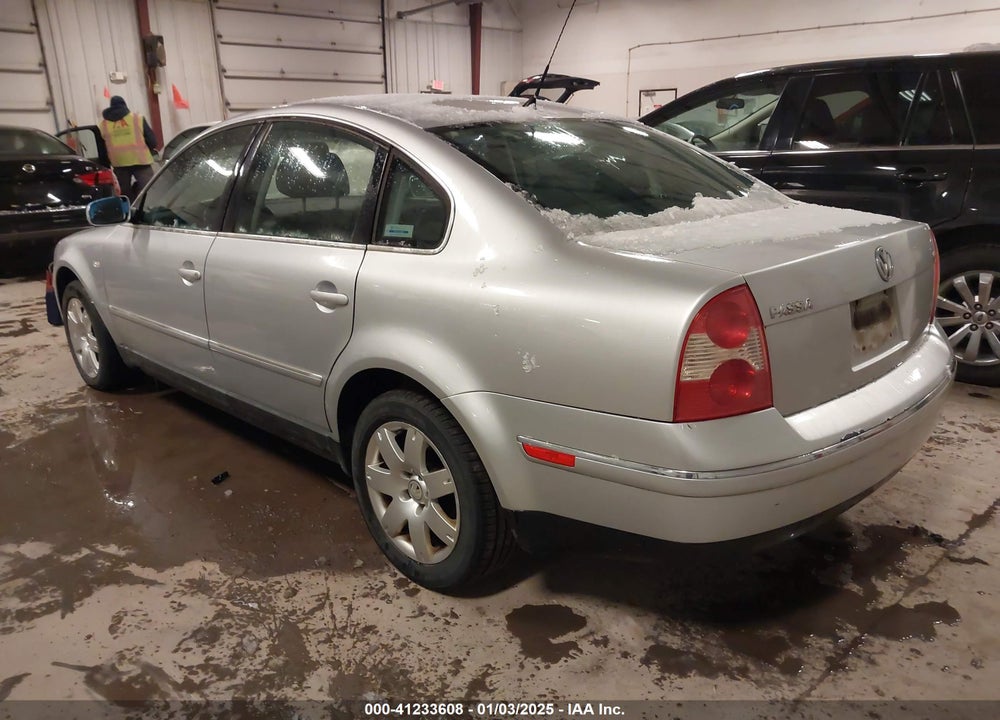 2003 VOLKSWAGEN PASSAT GLX VIN: WVWRH63B63P206208