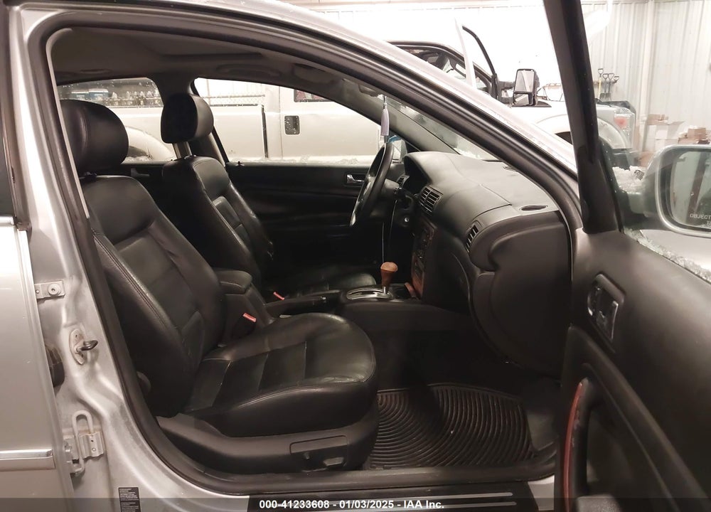 2003 VOLKSWAGEN PASSAT GLX VIN: WVWRH63B63P206208