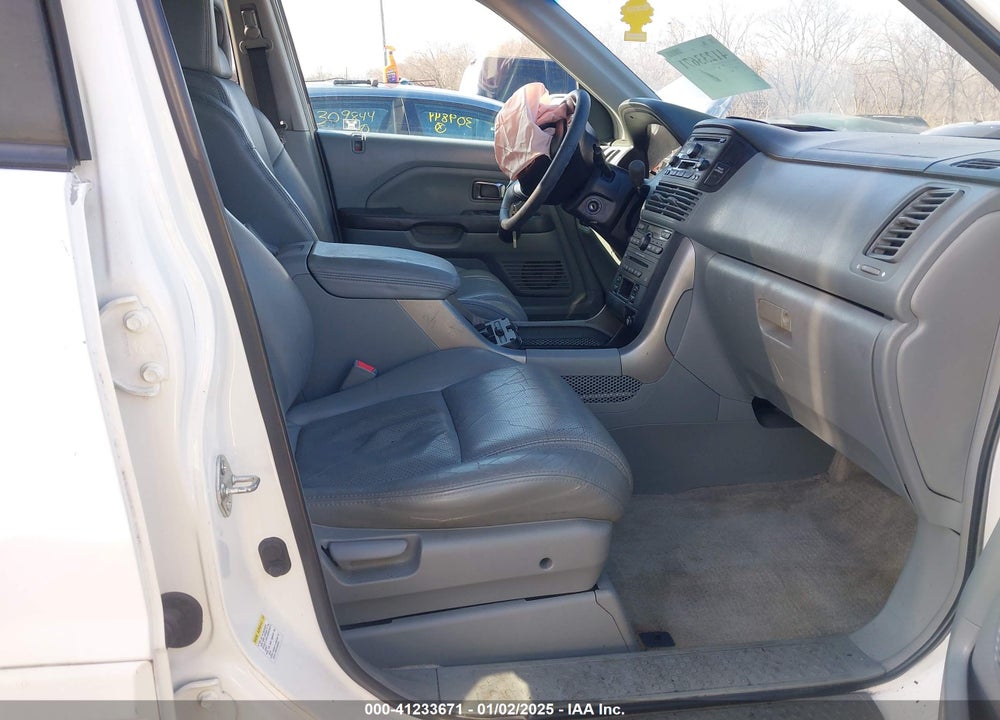 2005 HONDA PILOT EX-L VIN: 5FNYF18575B043377