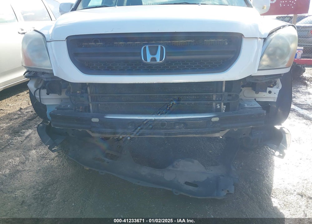 2005 HONDA PILOT EX-L VIN: 5FNYF18575B043377