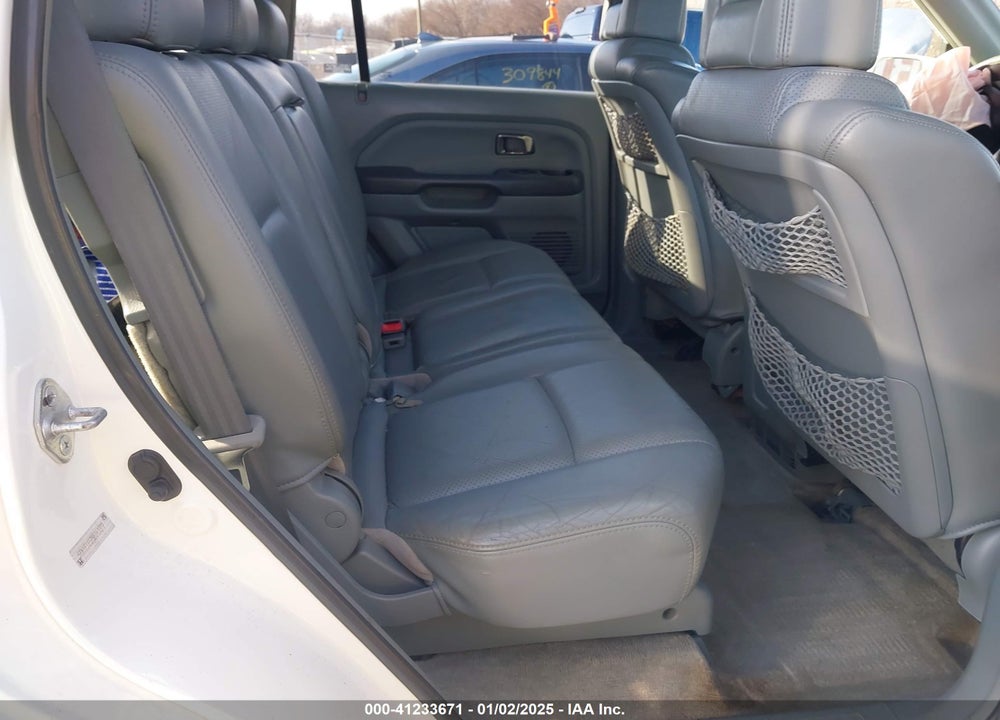 2005 HONDA PILOT EX-L VIN: 5FNYF18575B043377