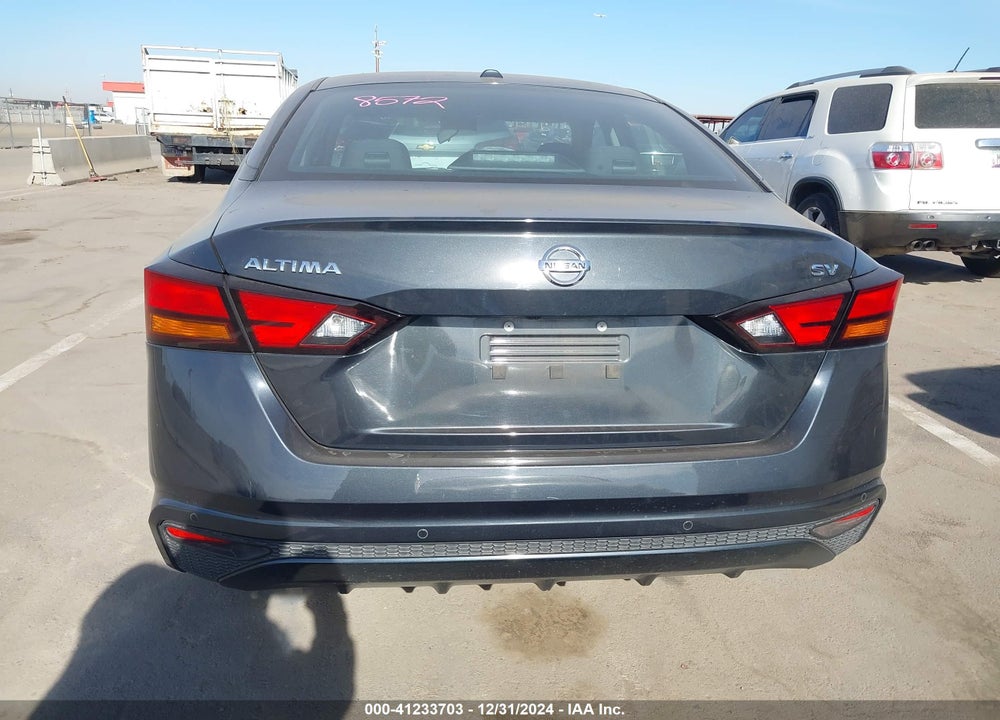 2022 NISSAN ALTIMA SV FWD VIN: 1N4BL4DV8NN365006