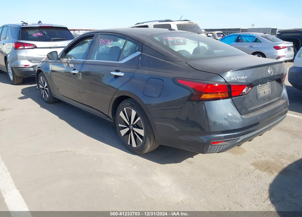 2022 NISSAN ALTIMA SV FWD VIN: 1N4BL4DV8NN365006