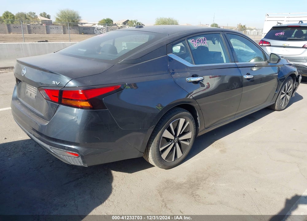 2022 NISSAN ALTIMA SV FWD VIN: 1N4BL4DV8NN365006