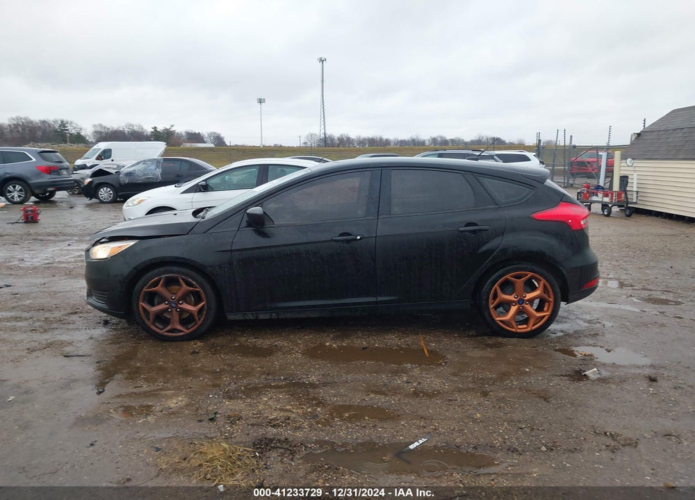 2018 FORD FOCUS SE VIN: 1FADP3K25JL252099