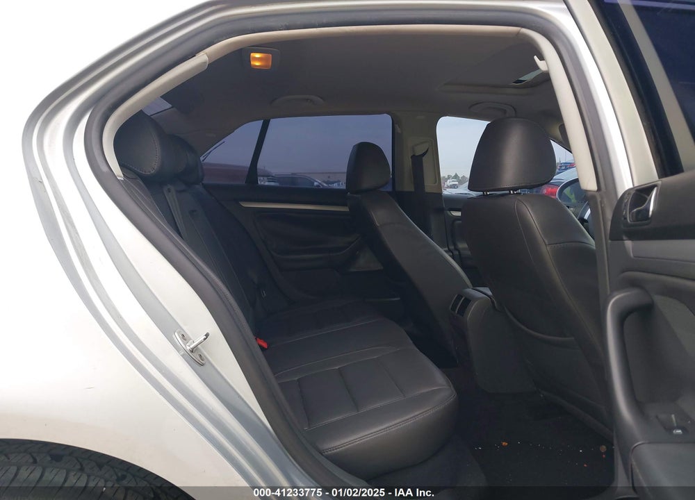 2008 VOLKSWAGEN JETTA SE/SEL VIN: 3VWRM71K88M197302
