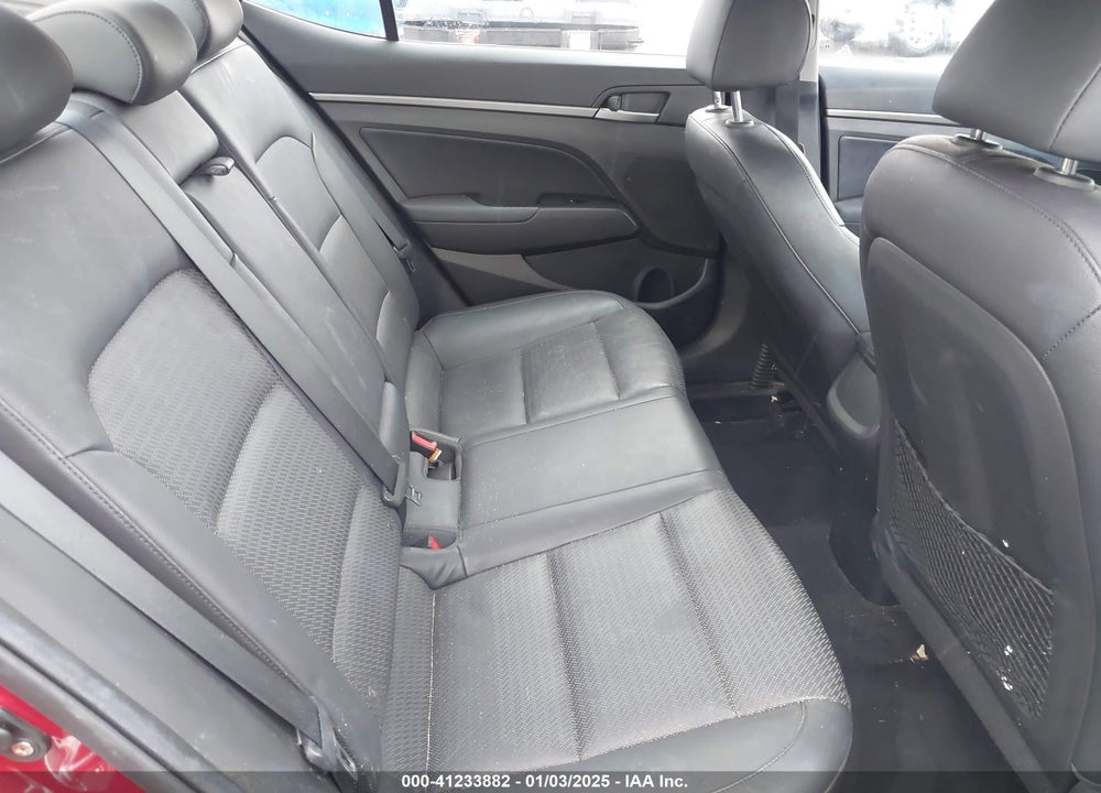 2017 HYUNDAI ELANTRA LIMITED VIN: KMHD84LFXHU349927