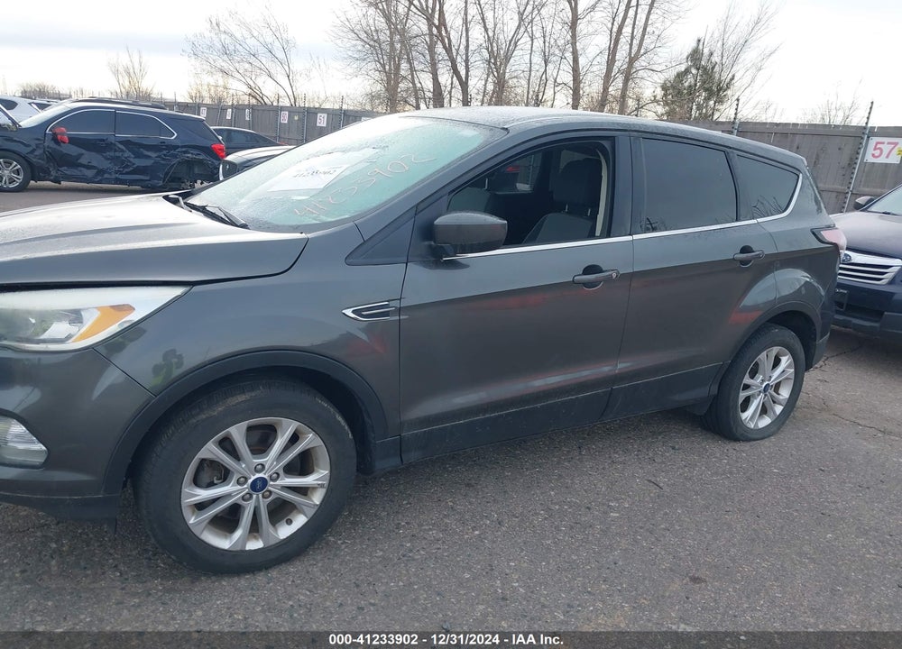 2017 FORD ESCAPE SE VIN: 1FMCU9GD3HUD37096