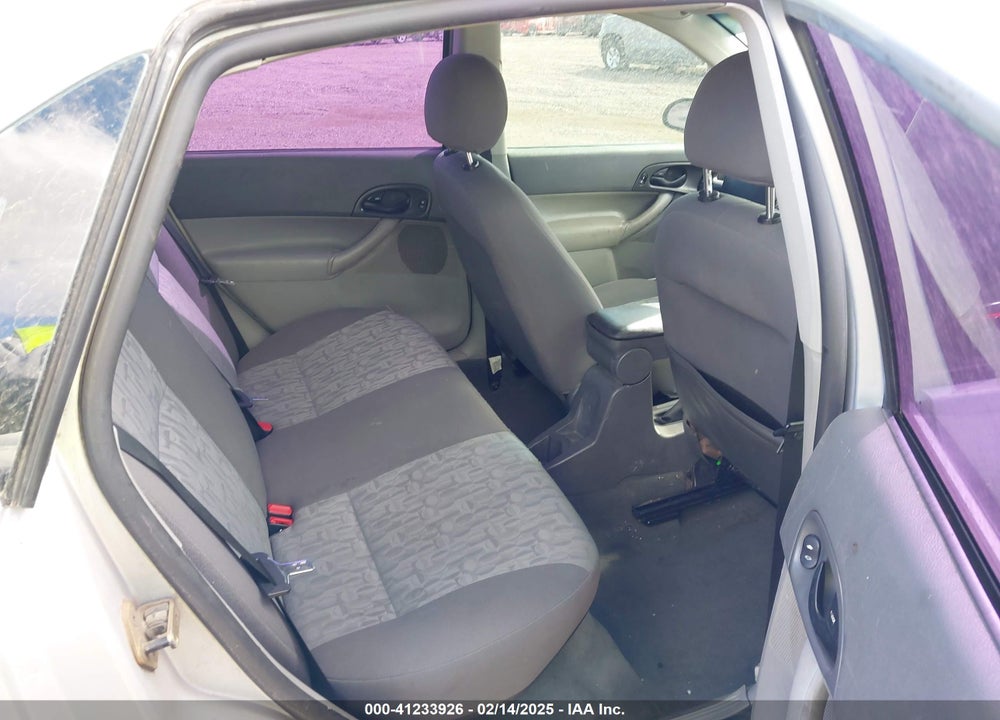 2005 FORD FOCUS ZX4 VIN: 1FAHP34N85W138367