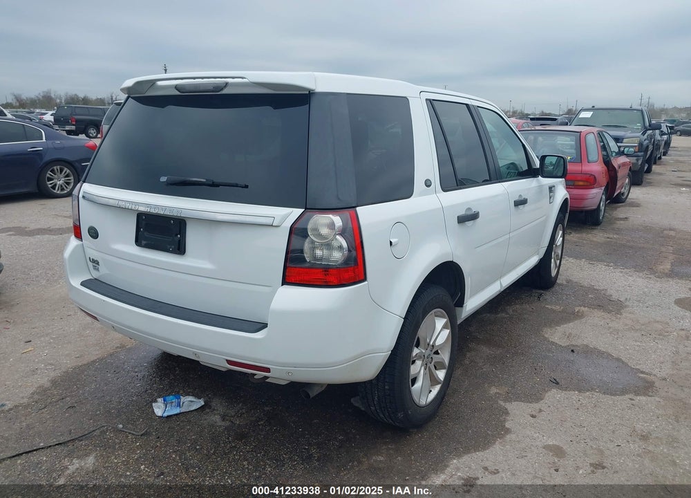 2011 LAND ROVER LR2 VIN: SALFR2BN3BH268574