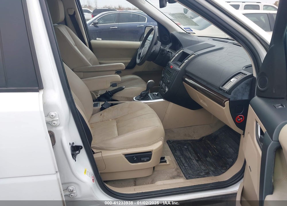 2011 LAND ROVER LR2 VIN: SALFR2BN3BH268574