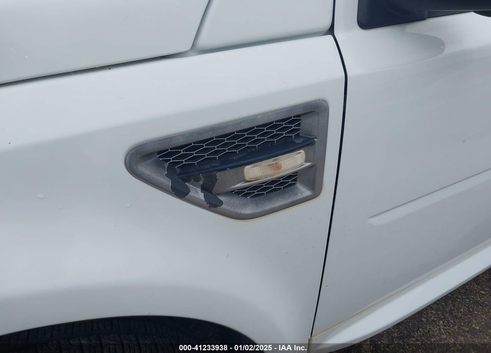 2011 LAND ROVER LR2 VIN: SALFR2BN3BH268574