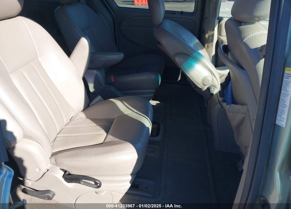 2003 DODGE GRAND CARAVAN ES VIN: 2D8GP54L03R371246