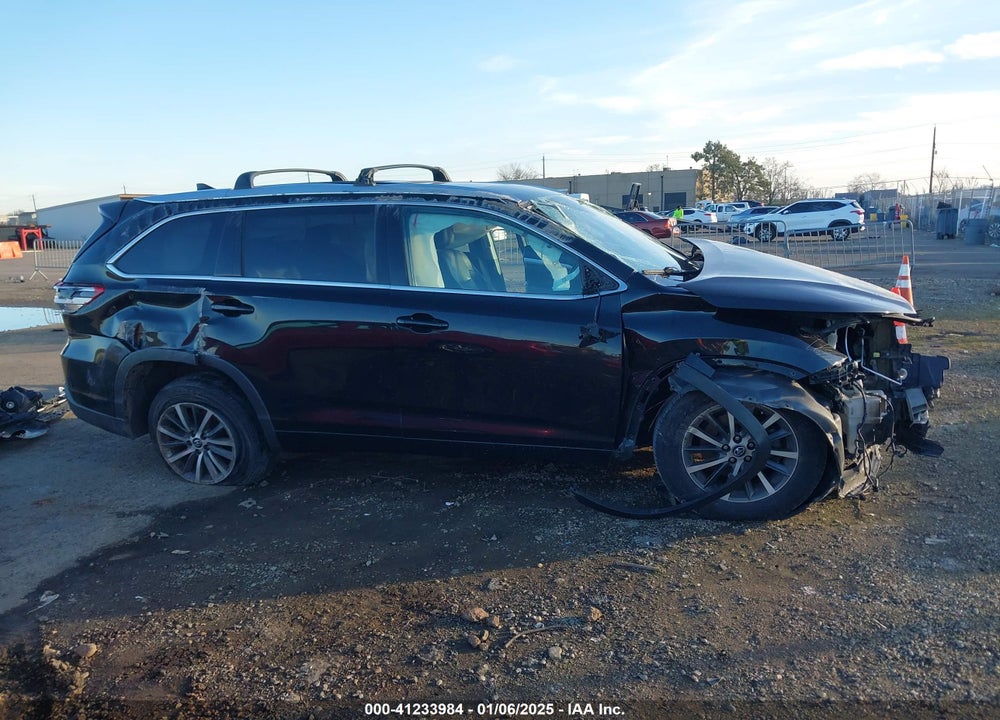 2018 TOYOTA HIGHLANDER XLE VIN: 5TDKZRFH6JS544274