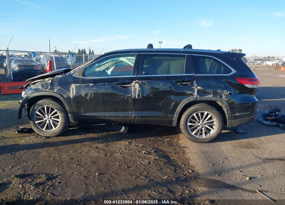 2018 TOYOTA HIGHLANDER XLE VIN: 5TDKZRFH6JS544274