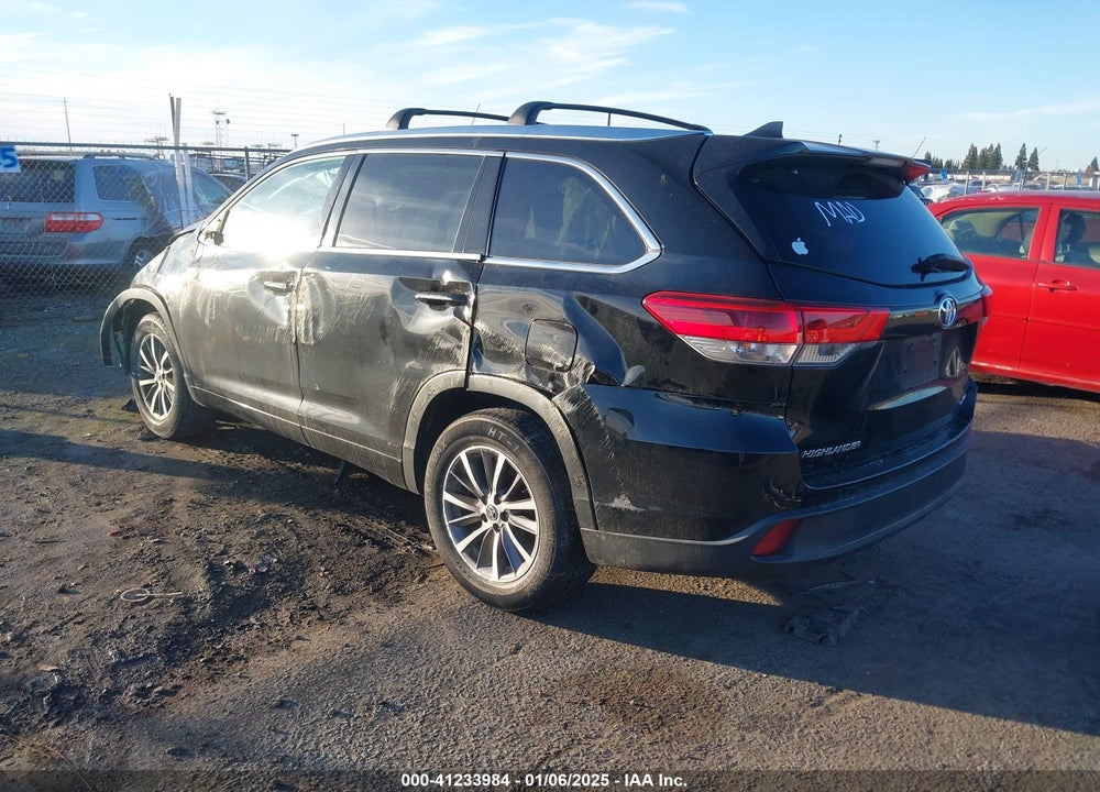 2018 TOYOTA HIGHLANDER XLE VIN: 5TDKZRFH6JS544274