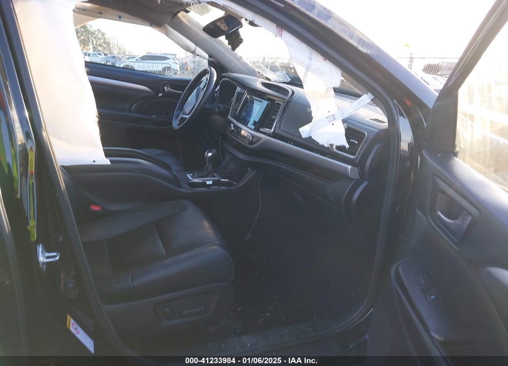 2018 TOYOTA HIGHLANDER XLE VIN: 5TDKZRFH6JS544274