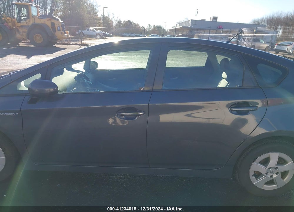 2011 TOYOTA PRIUS TWO VIN: JTDKN3DU8B1374779