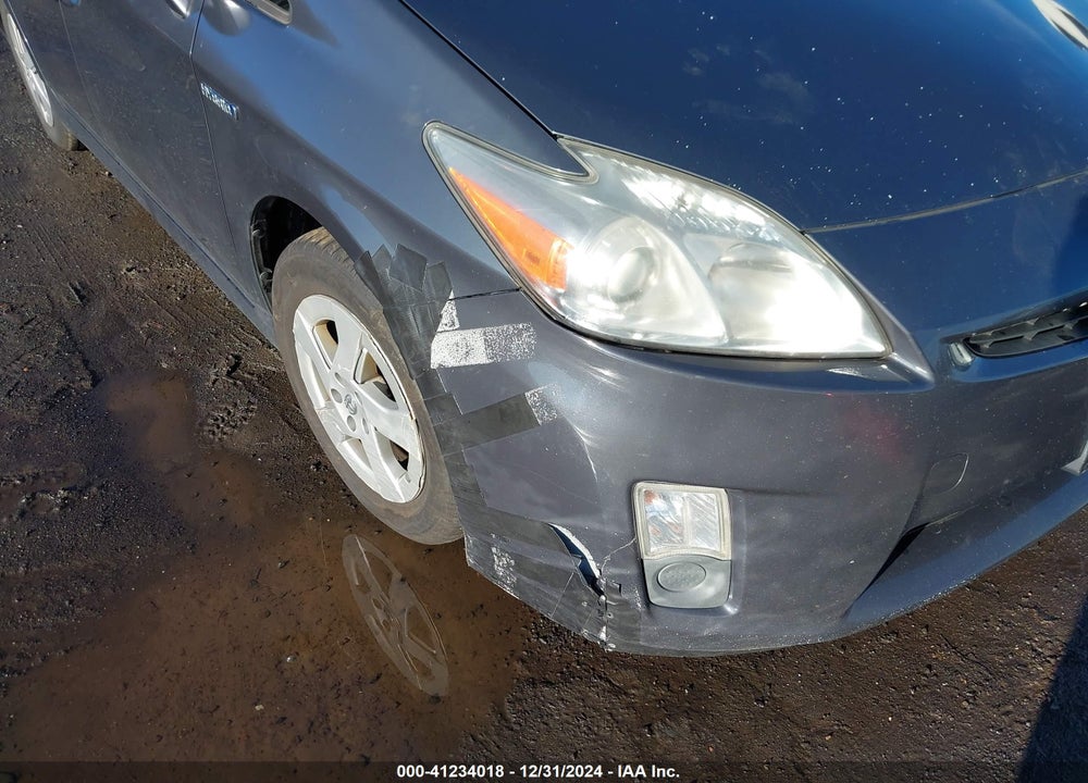 2011 TOYOTA PRIUS TWO VIN: JTDKN3DU8B1374779
