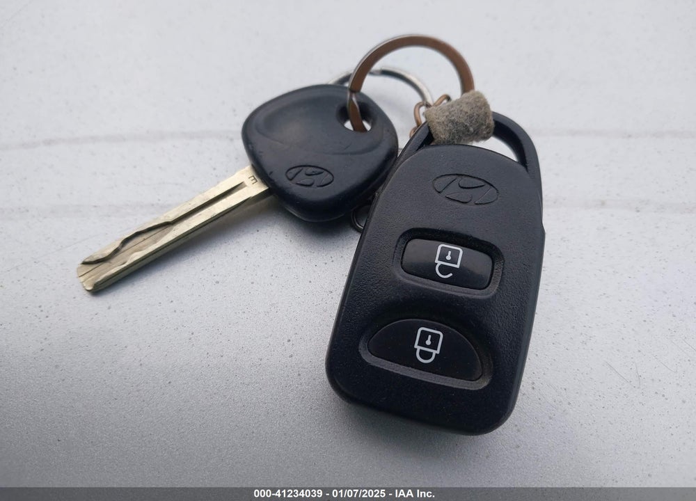 2012 HYUNDAI TUCSON GLS VIN: KM8JU3AC9CU514019