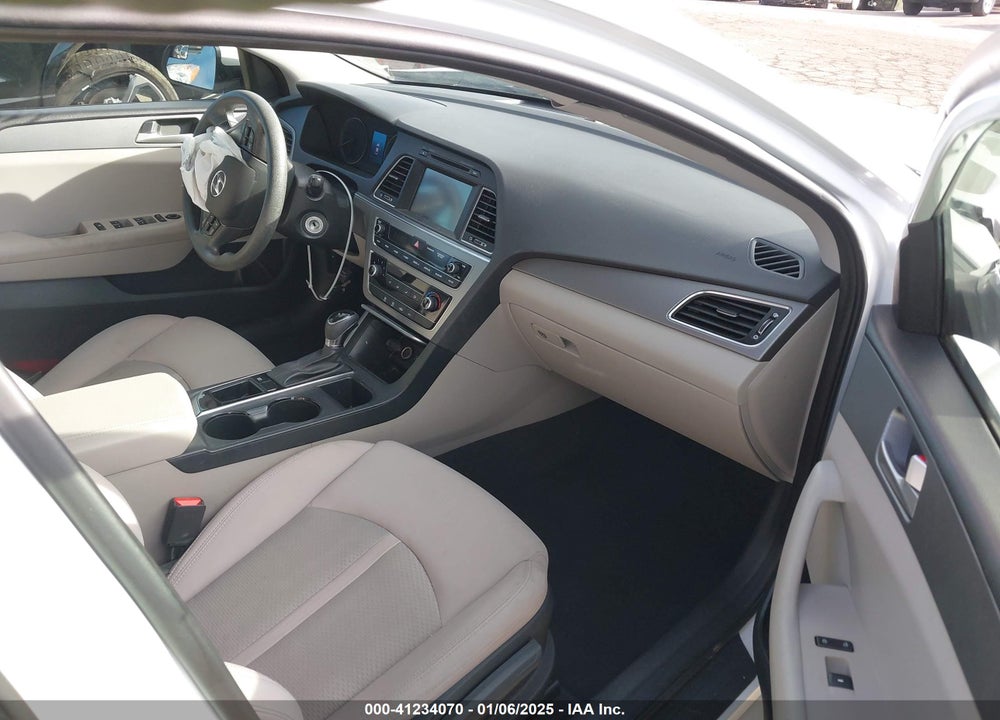 2017 HYUNDAI SONATA VIN: 5NPE24AF7HH487156