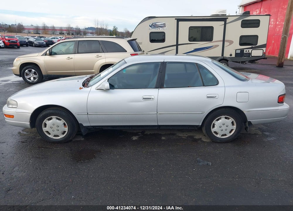 1992 TOYOTA CAMRY LE VIN: JT2SK12E9N0080707