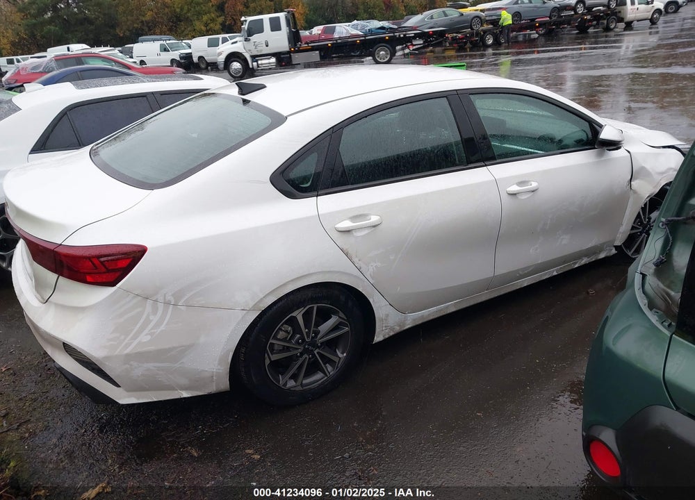 2023 KIA FORTE VIN: 3KPF24AD1PE684328