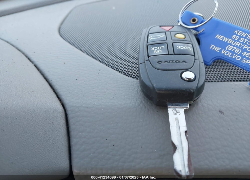 2004 VOLVO V70 2.4 VIN: YV1SW64A042407852