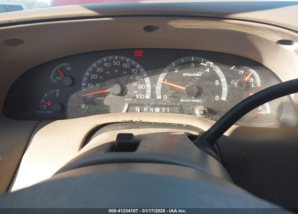 2002 FORD F-150 LARIAT/XLT VIN: 1FTRW07L12KB90548