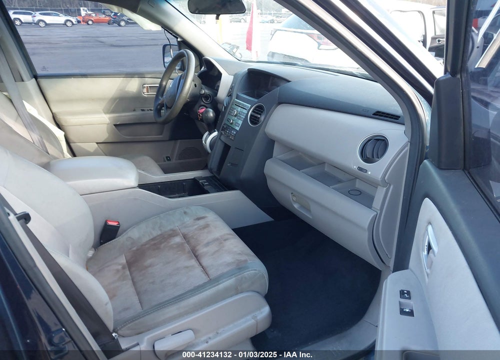 2010 HONDA PILOT EX VIN: 5FNYF4H48AB034464