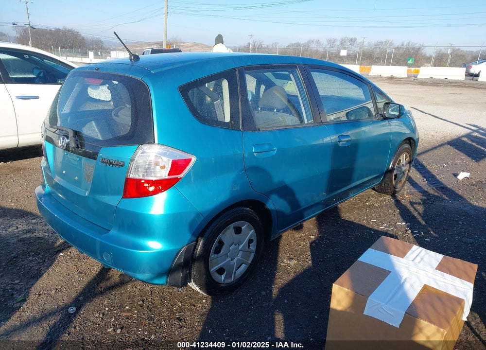 2012 HONDA FIT VIN: JHMGE8H37CC005081